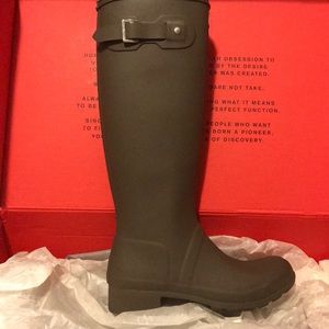 NWOT Hunter boots